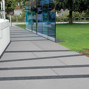 wassertreppe-glasstelen